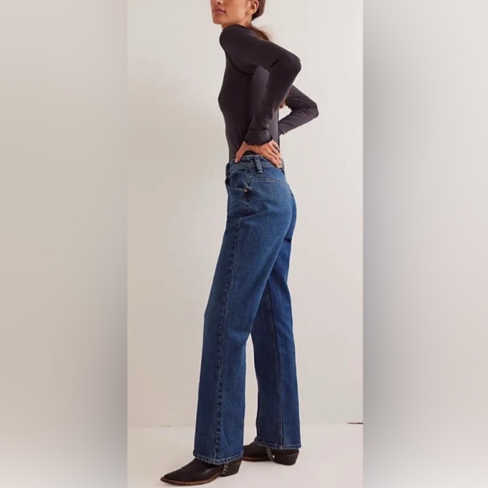 💙4088. We The Free CRVY Starlight Straight-Leg Jeans